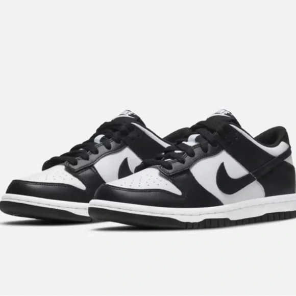 Youth size 3.5 Nike Dunk Low Sneakers Black White - Picture 5 of 5